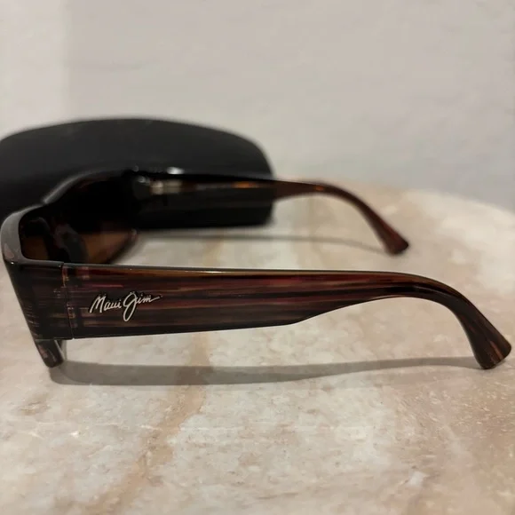 Maui Jim Lava Flow MJ250-10B sunglasses